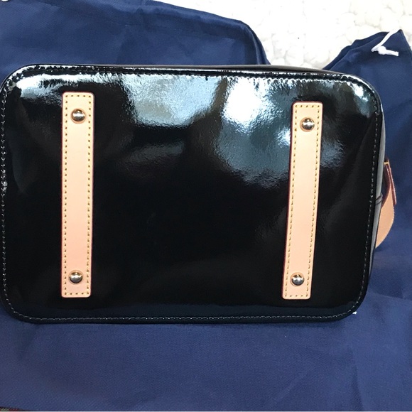 Dooney & Bourke patent leather black and tan drawstring bag - Picture 4 of 5